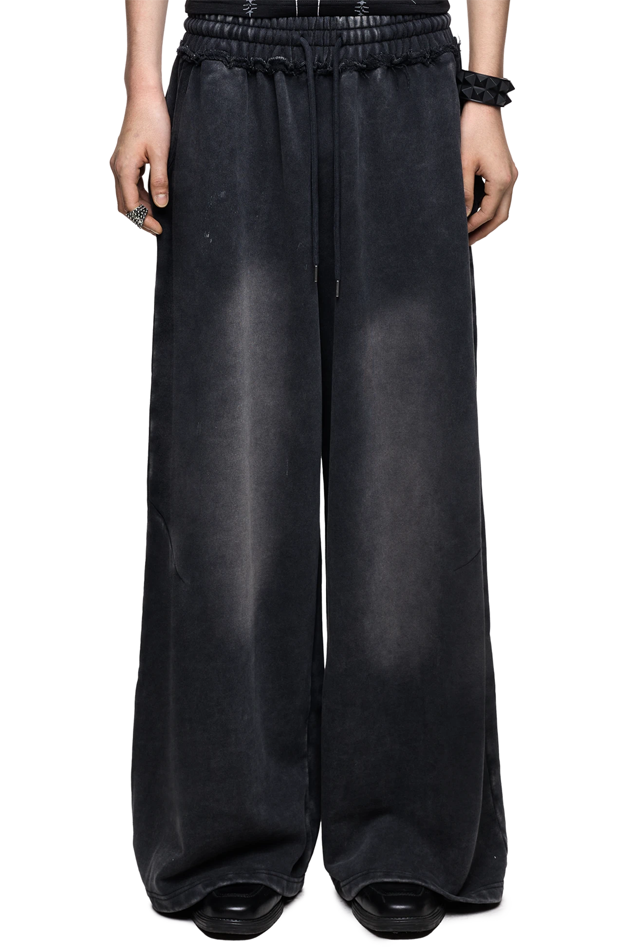 Sweatpants in Washed Black Wide Leg Fit | Minga London – Minga London EU