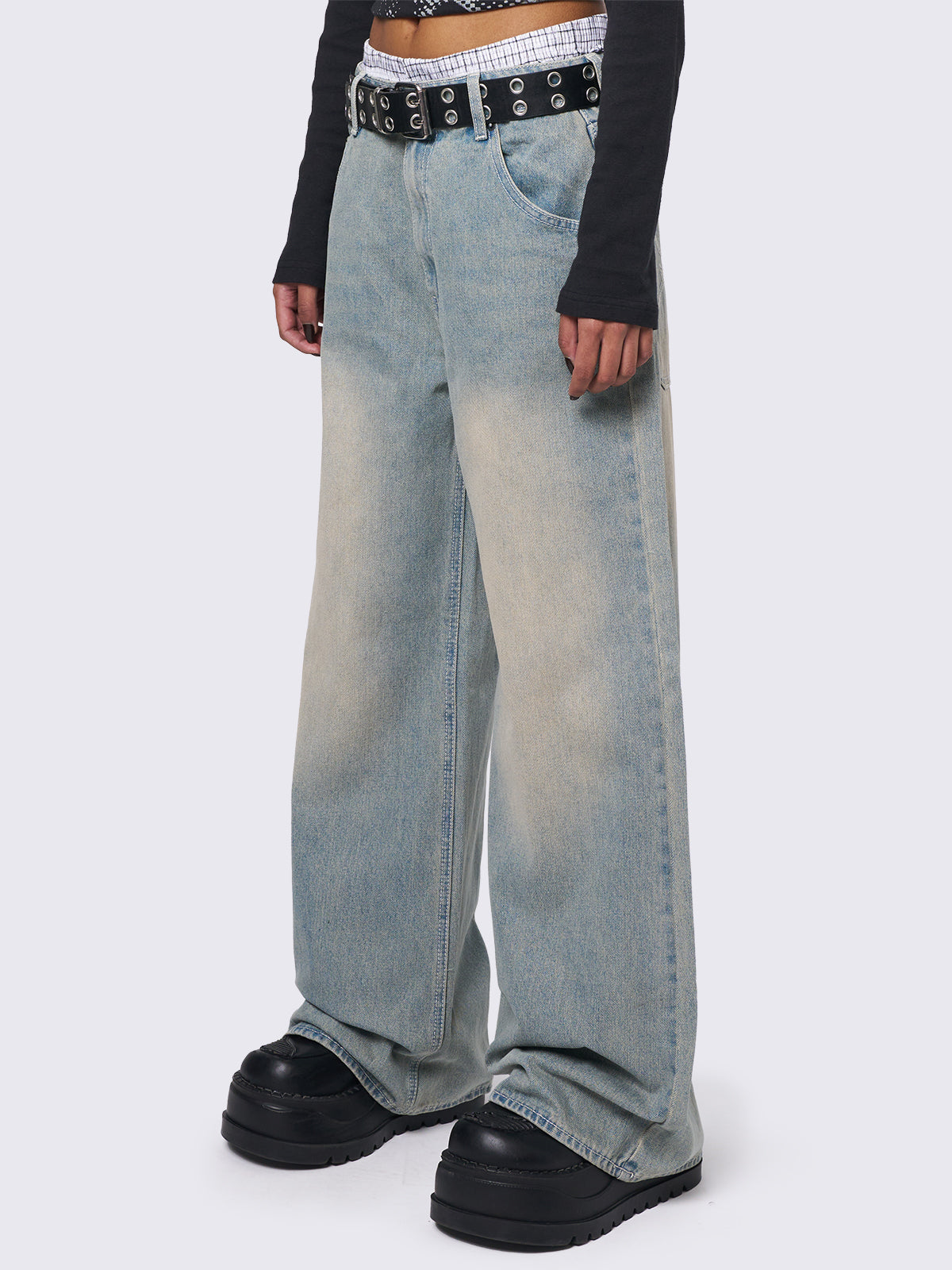 Baggy wide leg jeans in washed light blue with bege overdye wash