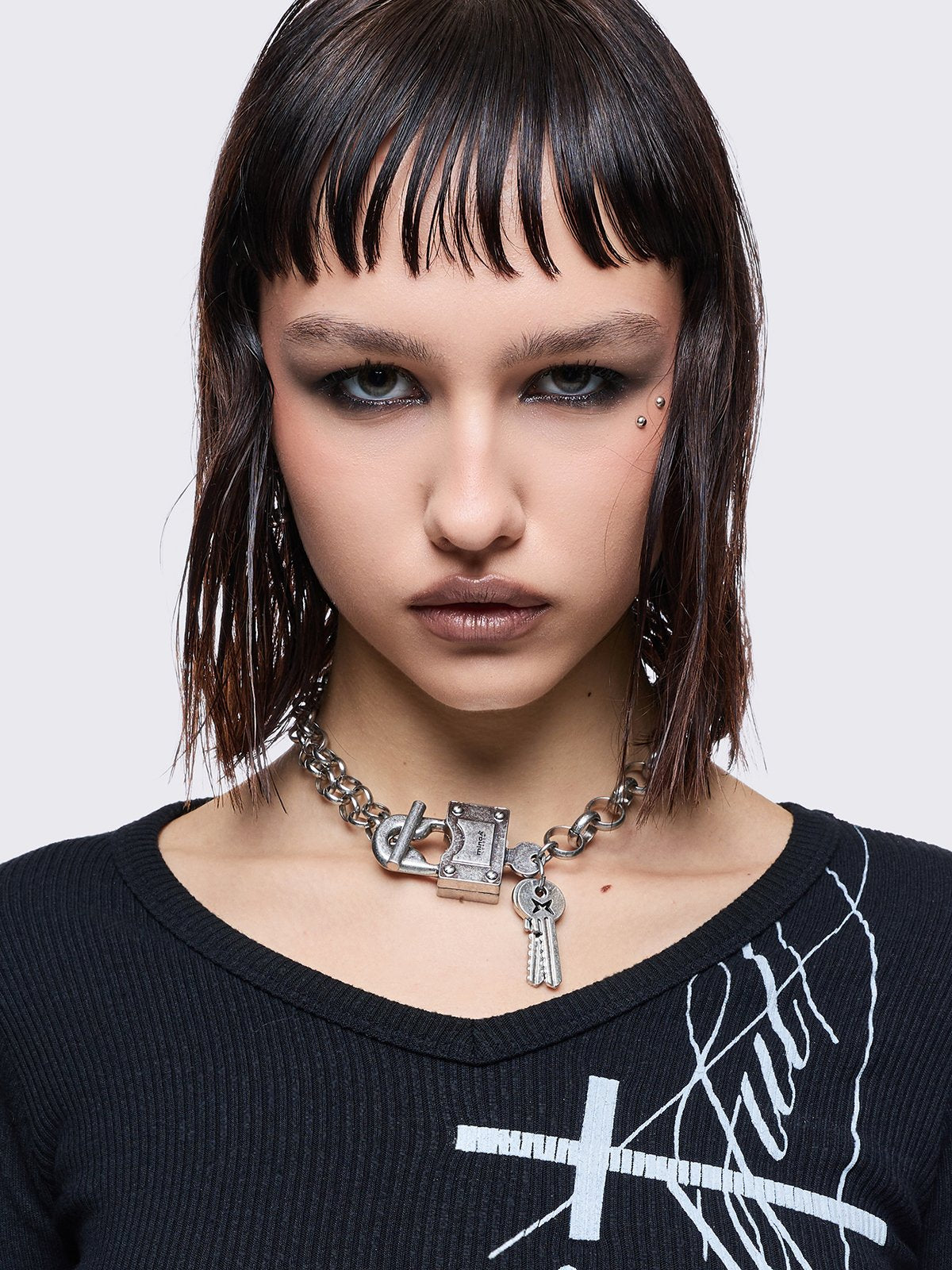 Chunky necklace with padlock and keys charm