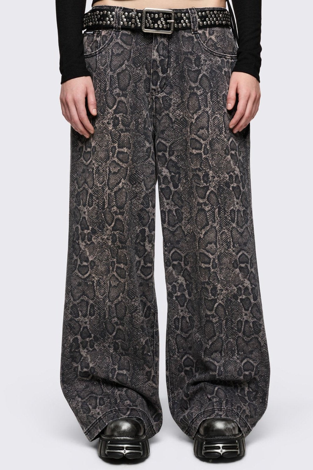 Baggy wide leg jeans with grey snake print. 