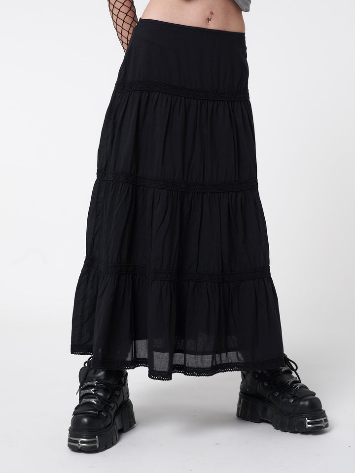 ROLAROLA★チャン・ウォニョン着用★LACE PINTUCK LONG SKIRT♪ Raven Black Ruffle Lace Maxi Skirt | Minga London – Minga
